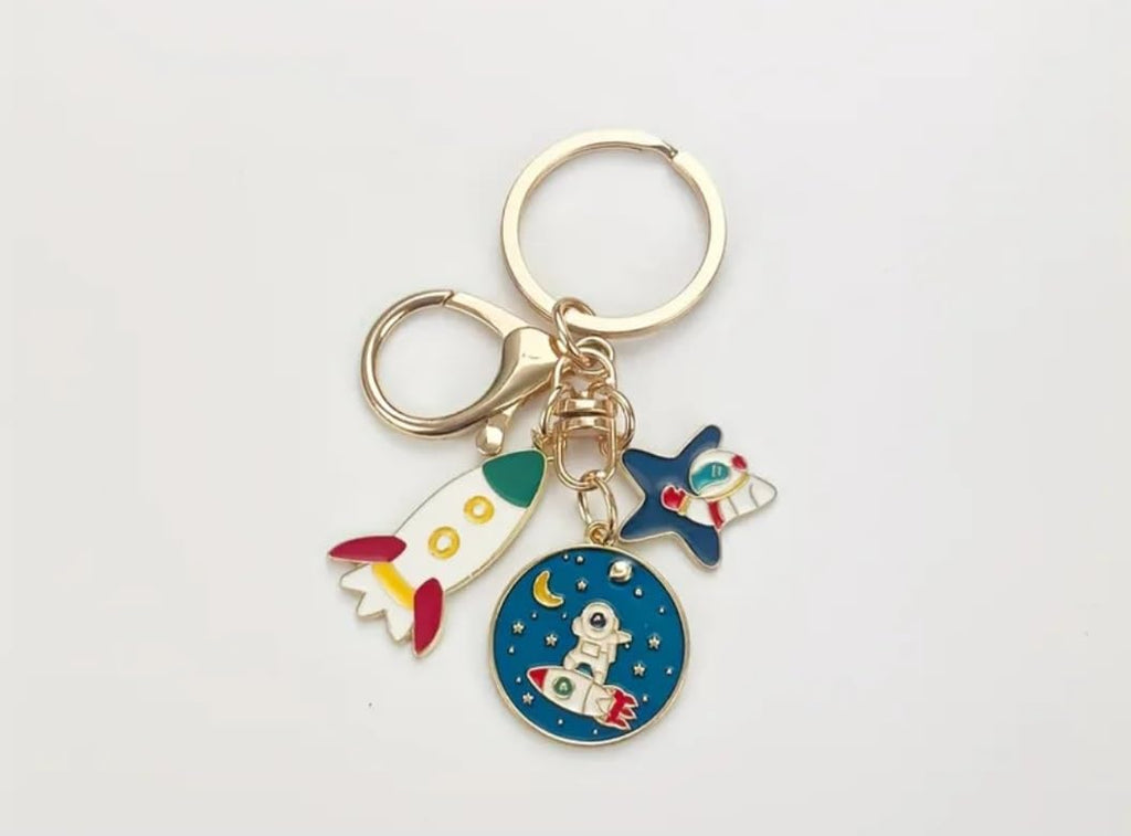 Space Rocket Astronaut Charm Keychain, Cute Galaxy Enamel Charms, Key Ring for Backpacks and Bags, Gift for Kids and Teens